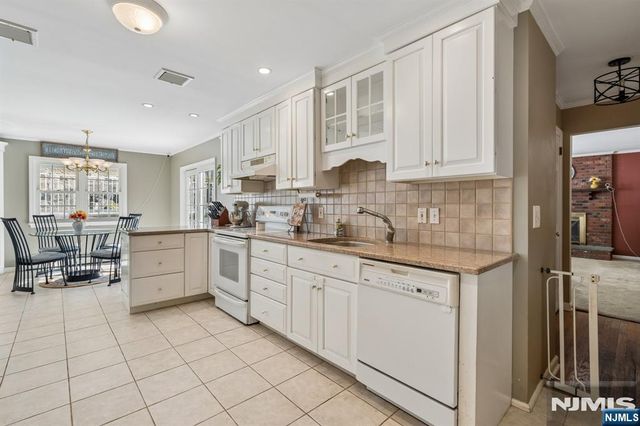 88 Vreeland Road, West Milford, NJ 07480