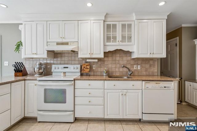 88 Vreeland Road, West Milford, NJ 07480