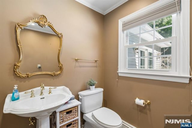 88 Vreeland Road, West Milford, NJ 07480