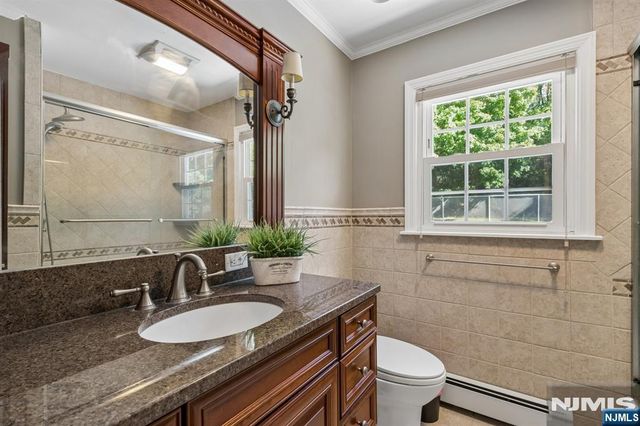 88 Vreeland Road, West Milford, NJ 07480
