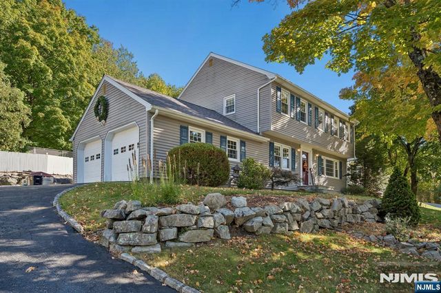 88 Vreeland Road, West Milford, NJ 07480