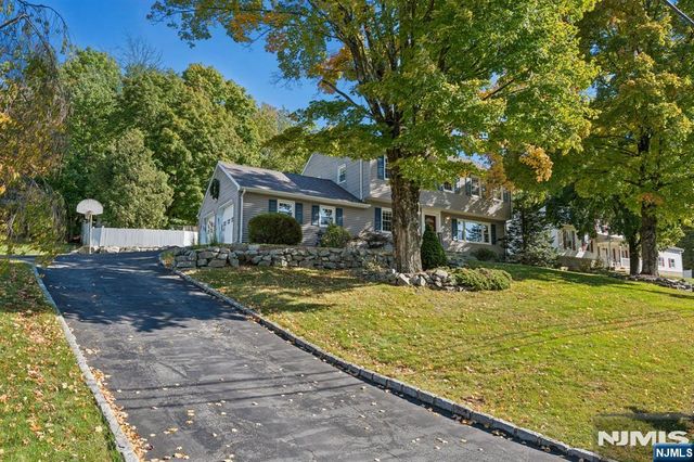 88 Vreeland Road, West Milford, NJ 07480