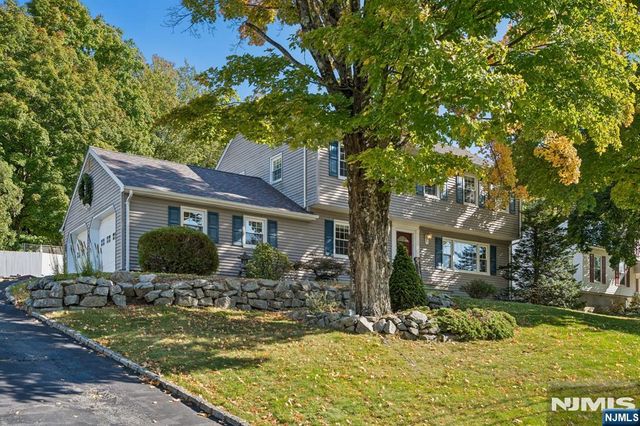 88 Vreeland Road, West Milford, NJ 07480
