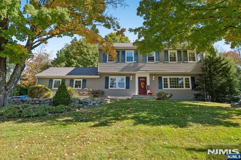 88 Vreeland Road, West Milford, NJ 07480