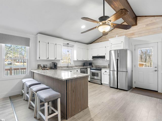 220 Pleasant Drive, Greenville, SC 29651