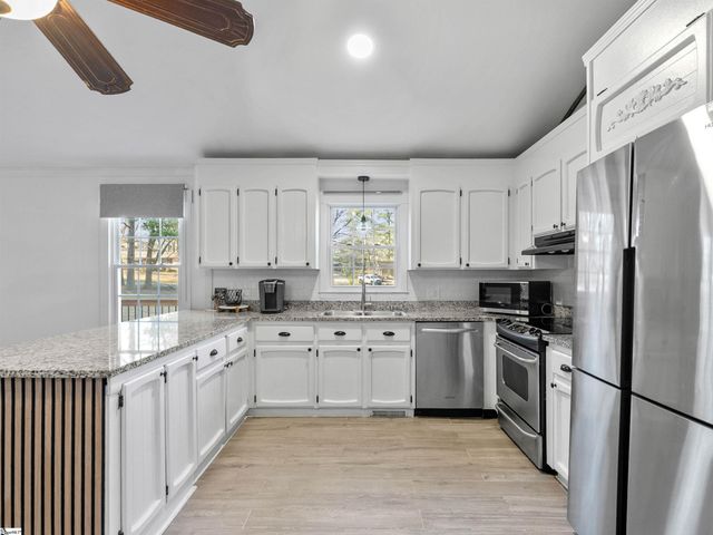 220 Pleasant Drive, Greenville, SC 29651