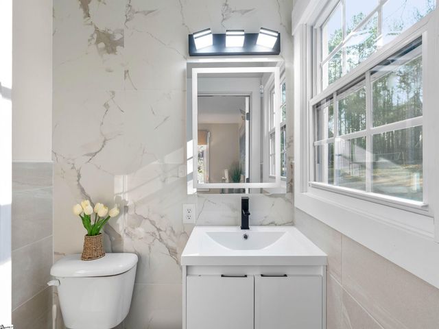 220 Pleasant Drive, Greenville, SC 29651