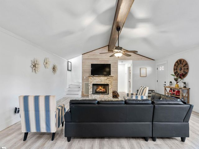 220 Pleasant Drive, Greenville, SC 29651