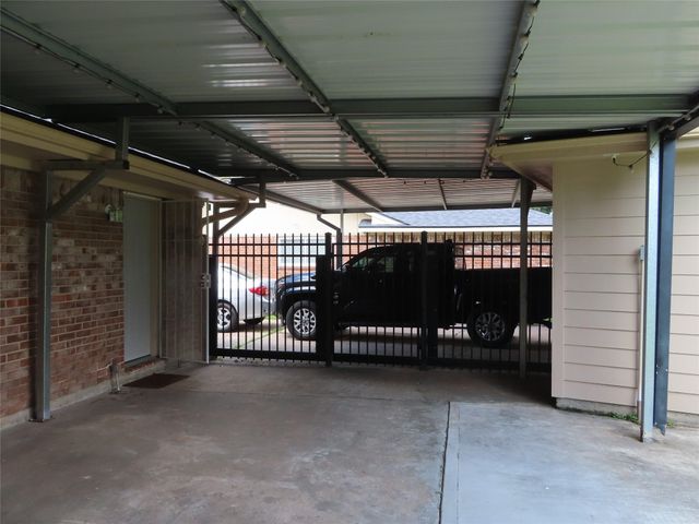 14207 Foxford Way, Houston, TX 77015