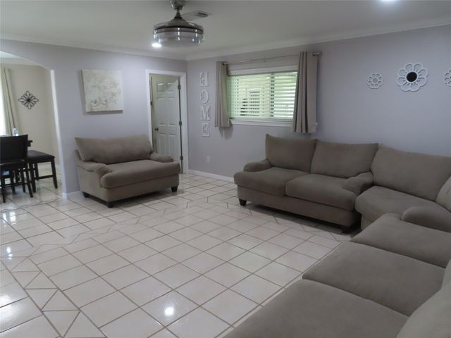 14207 Foxford Way, Houston, TX 77015