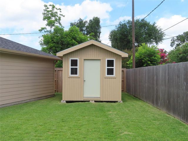 14207 Foxford Way, Houston, TX 77015