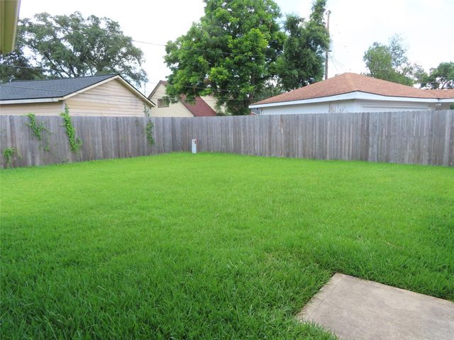 14207 Foxford Way, Houston, TX 77015