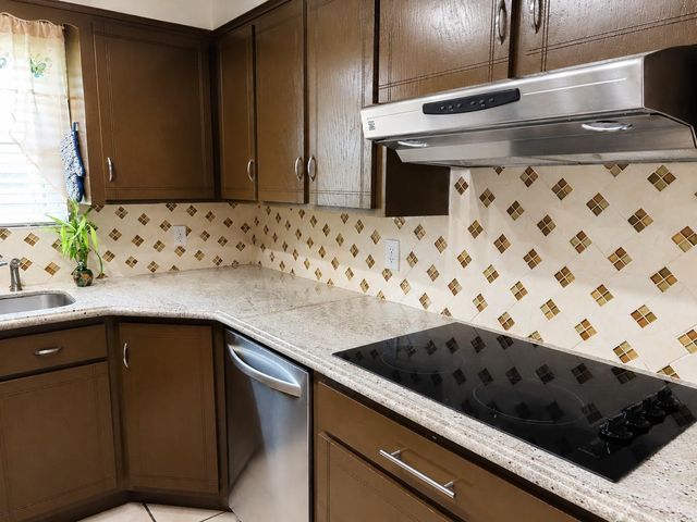 14207 Foxford Way, Houston, TX 77015