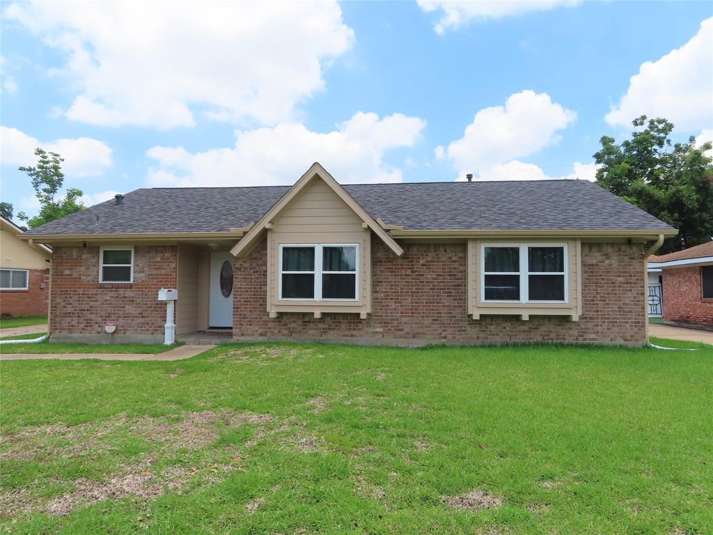 14207 Foxford Way, Houston, TX 77015