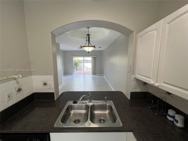 110 SW 109th Ave 15, Sweetwater, FL 33174