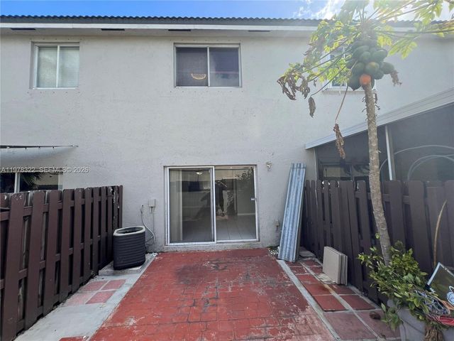 110 SW 109th Ave 15, Sweetwater, FL 33174