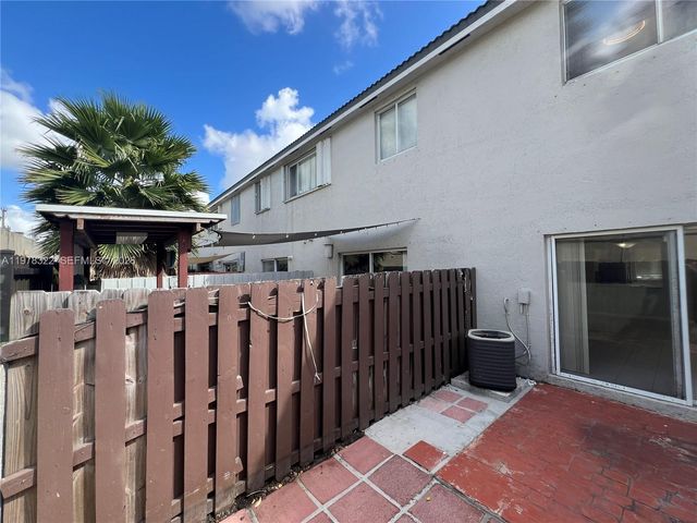 110 SW 109th Ave 15, Sweetwater, FL 33174