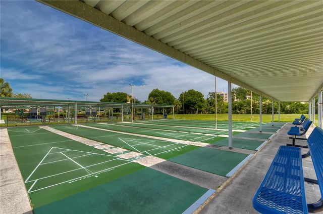 818 MCCALLISTER AVENUE, Sun City Center, FL 33573