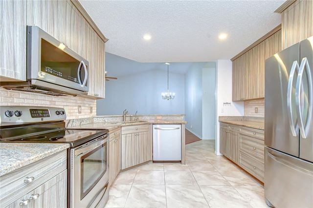 818 MCCALLISTER AVENUE, Sun City Center, FL 33573