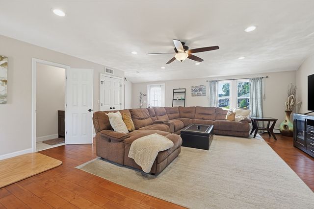 7 Alma Ter, Peabody, MA 01960