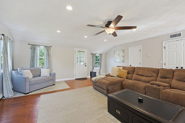 7 Alma Ter, Peabody, MA 01960