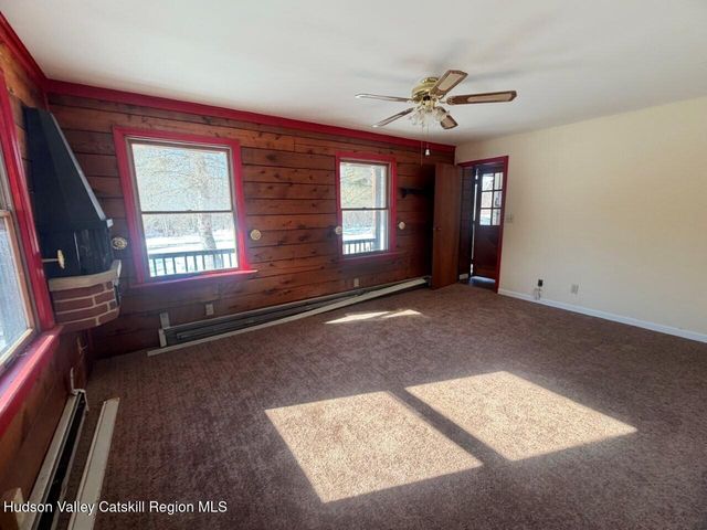 128 Debbie Drive, Athens, NY 12015