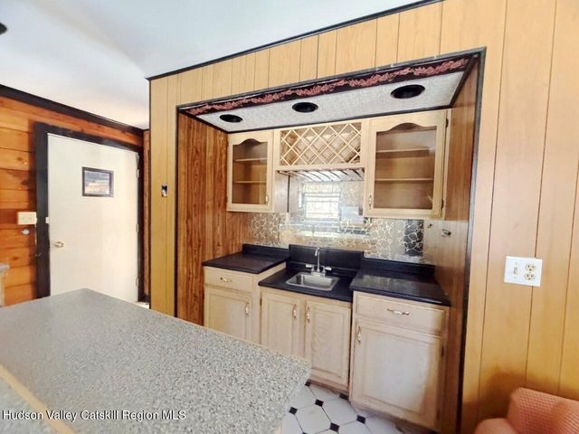 128 Debbie Drive, Athens, NY 12015