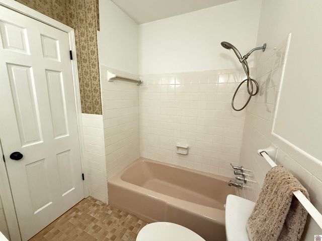 6815 Greenfield Drive 1 in Block D, Paducah, KY 42025