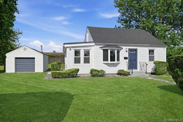 310 west Drive, Copiague, NY 11726