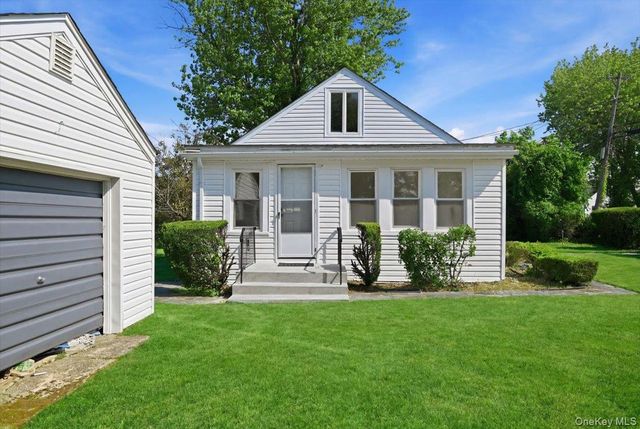 310 west Drive, Copiague, NY 11726
