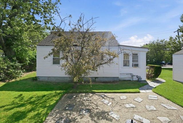 310 west Drive, Copiague, NY 11726