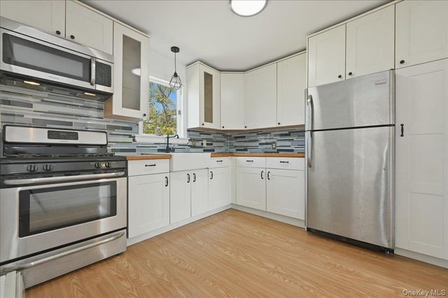 310 west Drive, Copiague, NY 11726