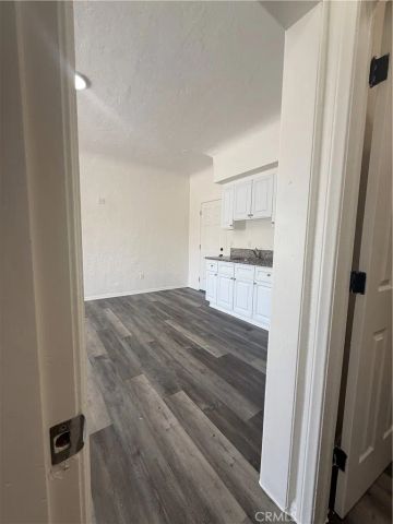 2001 Cedar Avenue 11, Long Beach, CA 90806