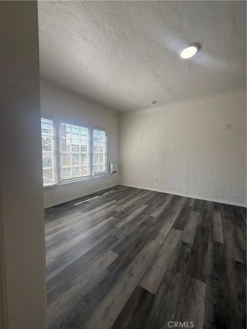 2001 Cedar Avenue 11, Long Beach, CA 90806