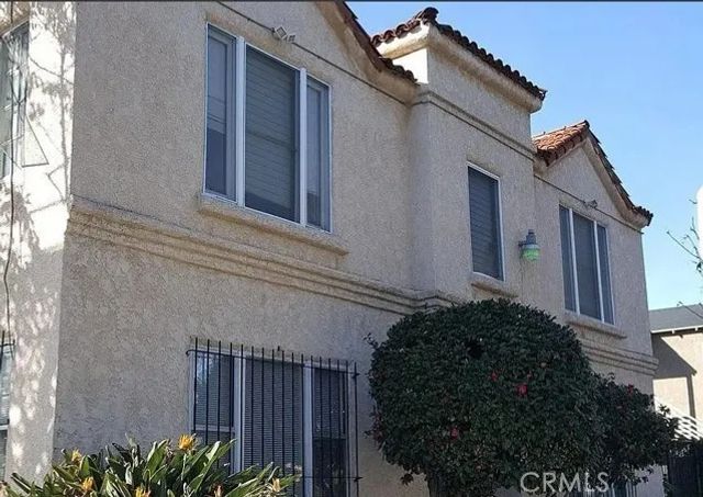 2001 Cedar Avenue 11, Long Beach, CA 90806