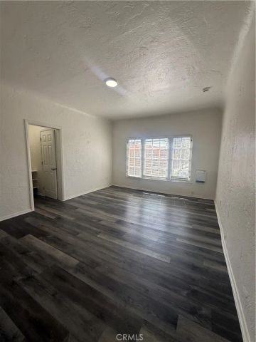 2001 Cedar Avenue 11, Long Beach, CA 90806