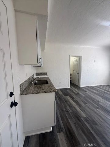 2001 Cedar Avenue 11, Long Beach, CA 90806