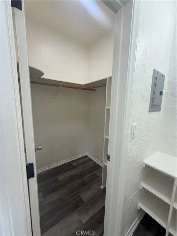 2001 Cedar Avenue 11, Long Beach, CA 90806