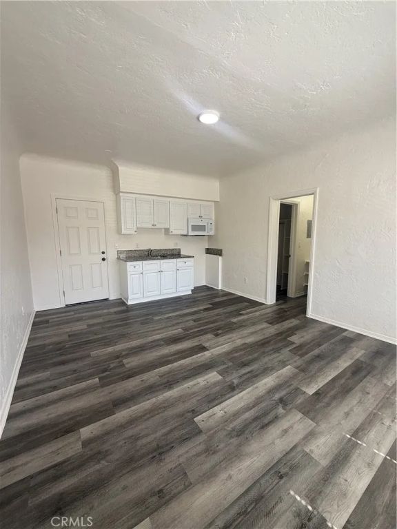 2001 Cedar Avenue 11, Long Beach, CA 90806