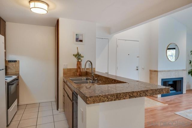 9209 Village Glen Dr 243, San Diego, CA 92123