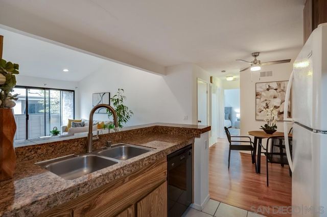 9209 Village Glen Dr 243, San Diego, CA 92123