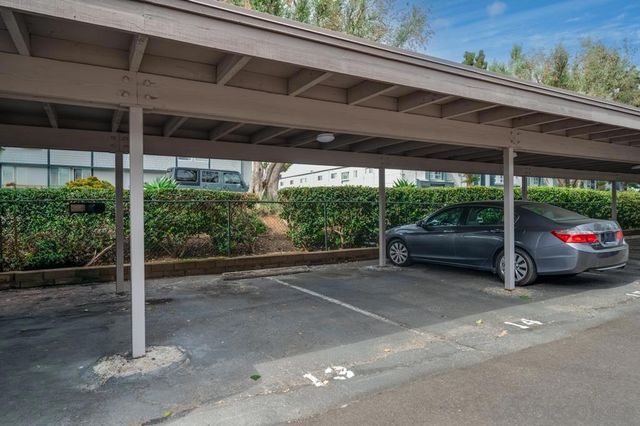 9209 Village Glen Dr 243, San Diego, CA 92123