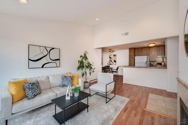 9209 Village Glen Dr 243, San Diego, CA 92123