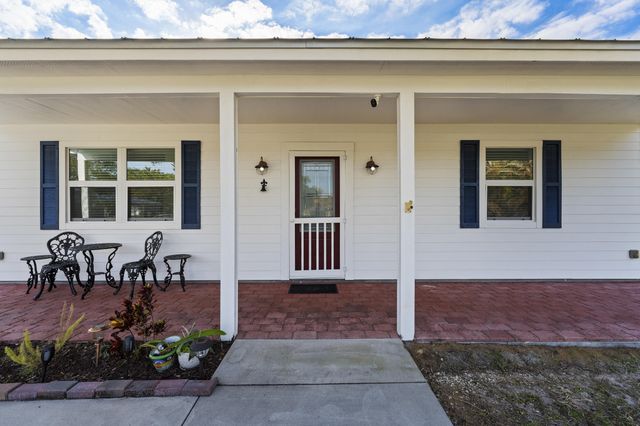 2263 4th Avenue SE, Vero Beach, FL 32962