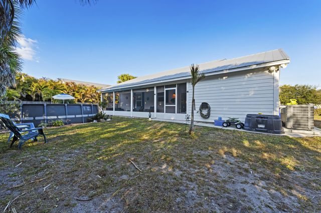 2263 4th Avenue SE, Vero Beach, FL 32962