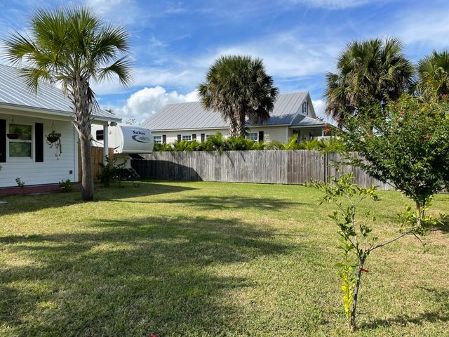 2263 4th Avenue SE, Vero Beach, FL 32962