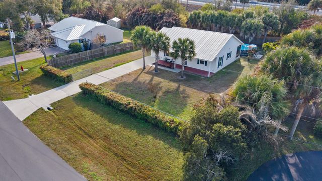 2263 4th Avenue SE, Vero Beach, FL 32962