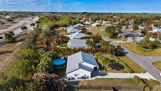 2263 4th Avenue SE, Vero Beach, FL 32962
