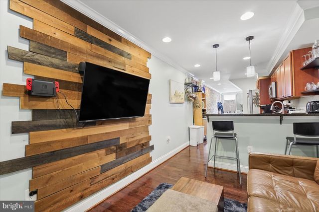 2105 E LAMLEY ST, Baltimore, MD 21231