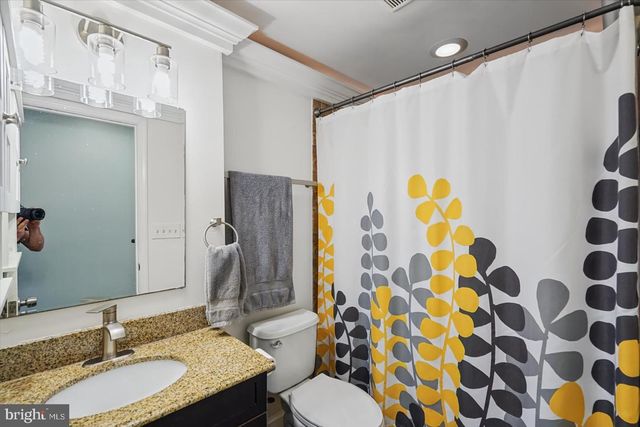 2105 E LAMLEY ST, Baltimore, MD 21231